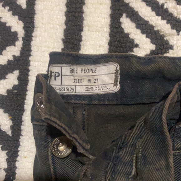 FREE PEOPLE SHORTS - Picture 4 of 4